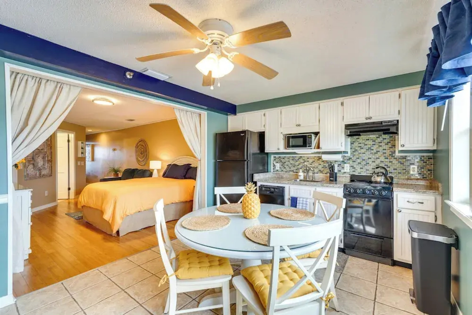Charming Panama City Studio w/ Community Pool!