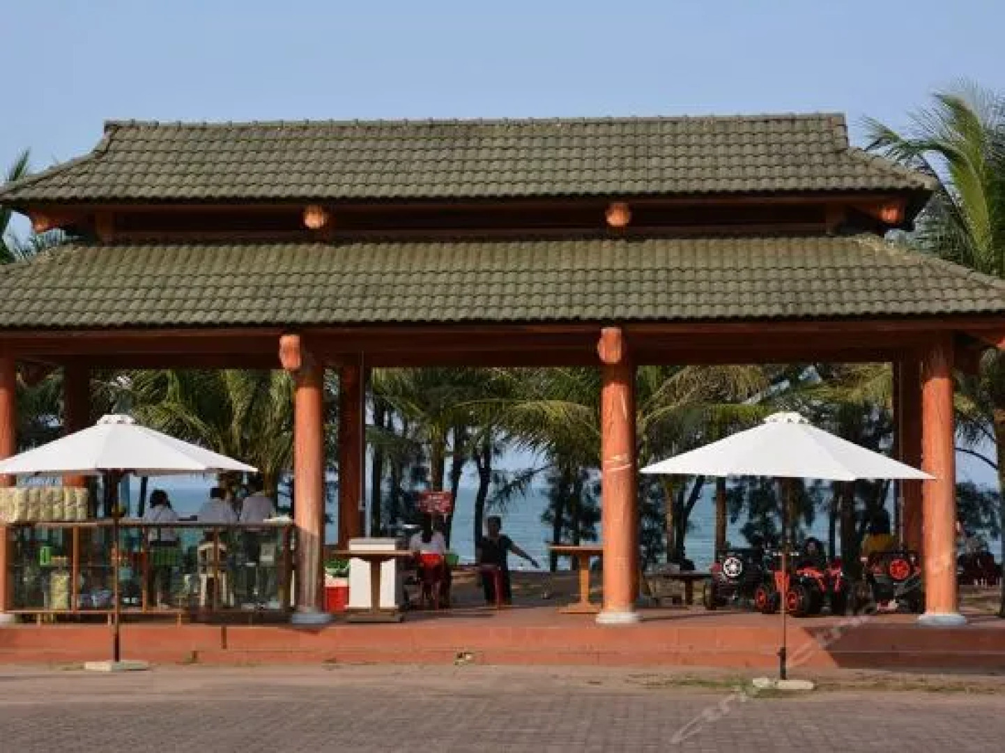Bai Lu Resort