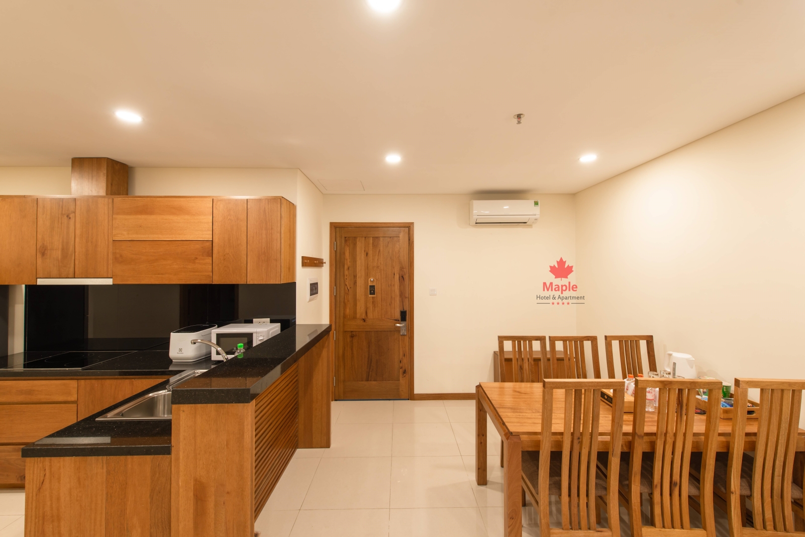 Maple Hotel & Apartment