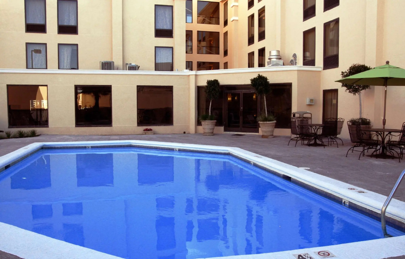 Hampton by Hilton Chihuahua