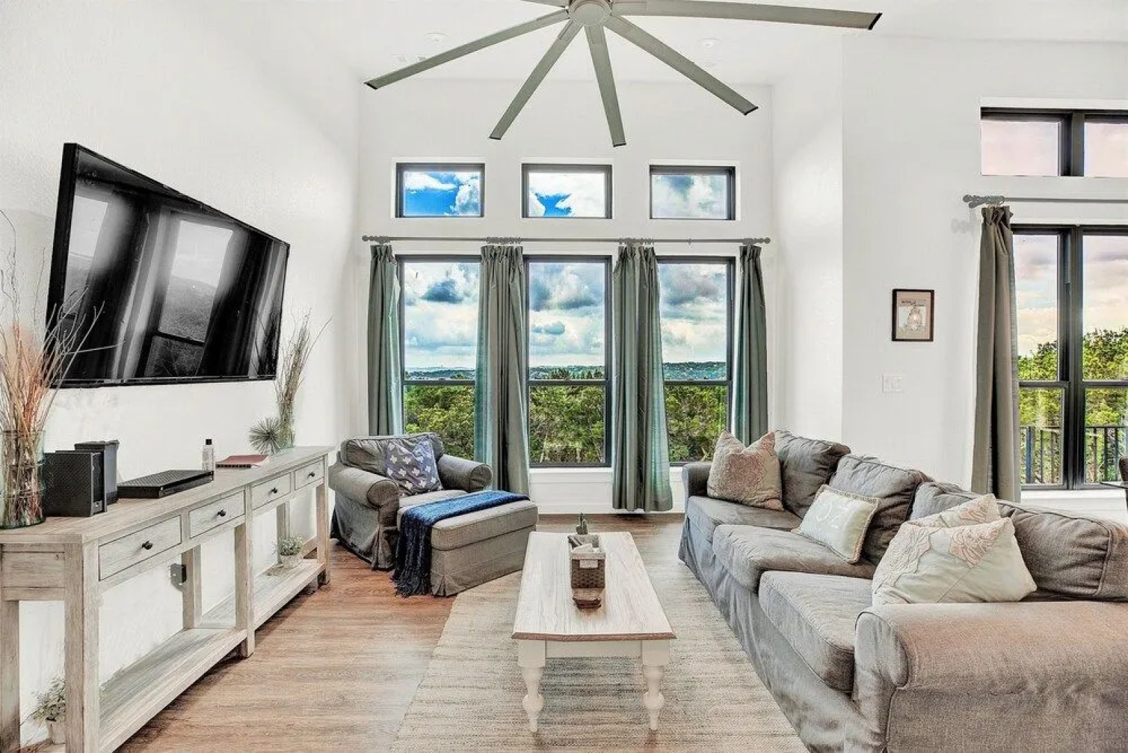 Luxury Lakeview Home W/pool-beach and Boat Access