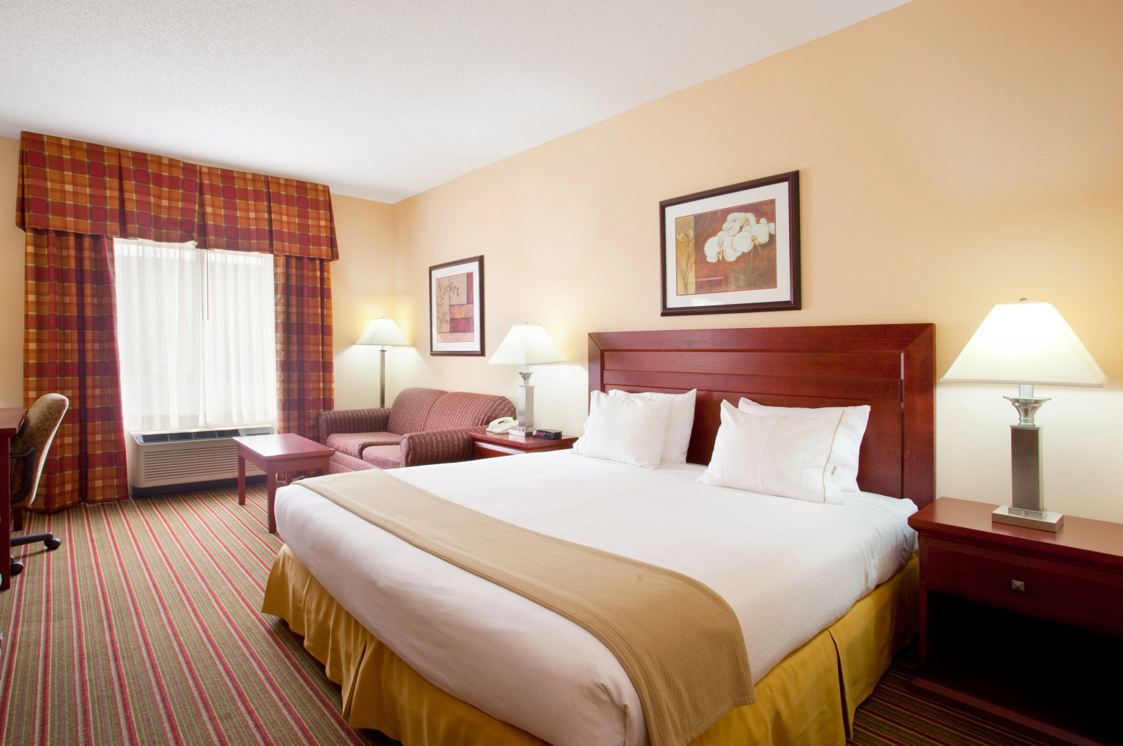 Best Western Plus Bourbonnais Hotel & Suites
