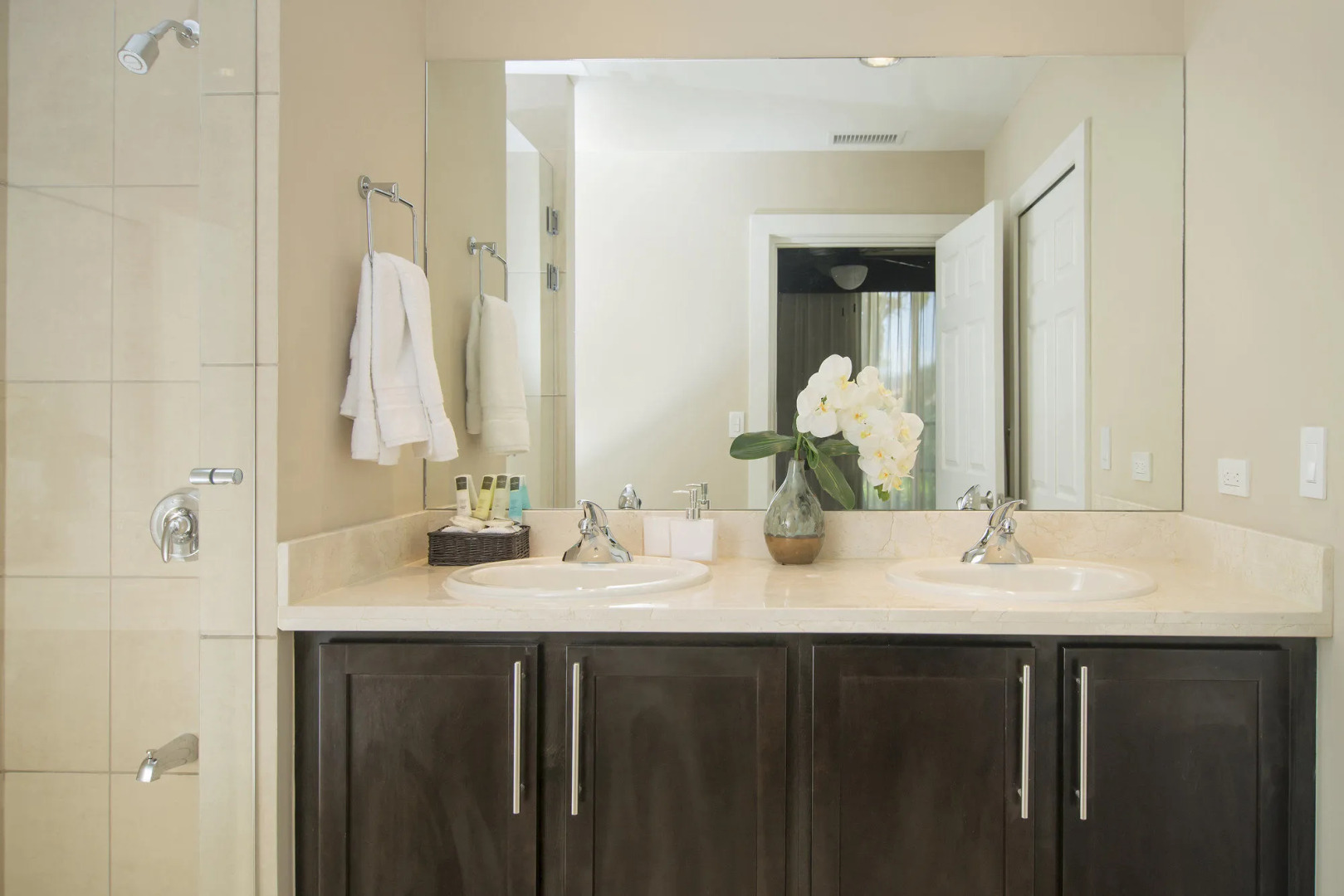 Coco Breeze Residence