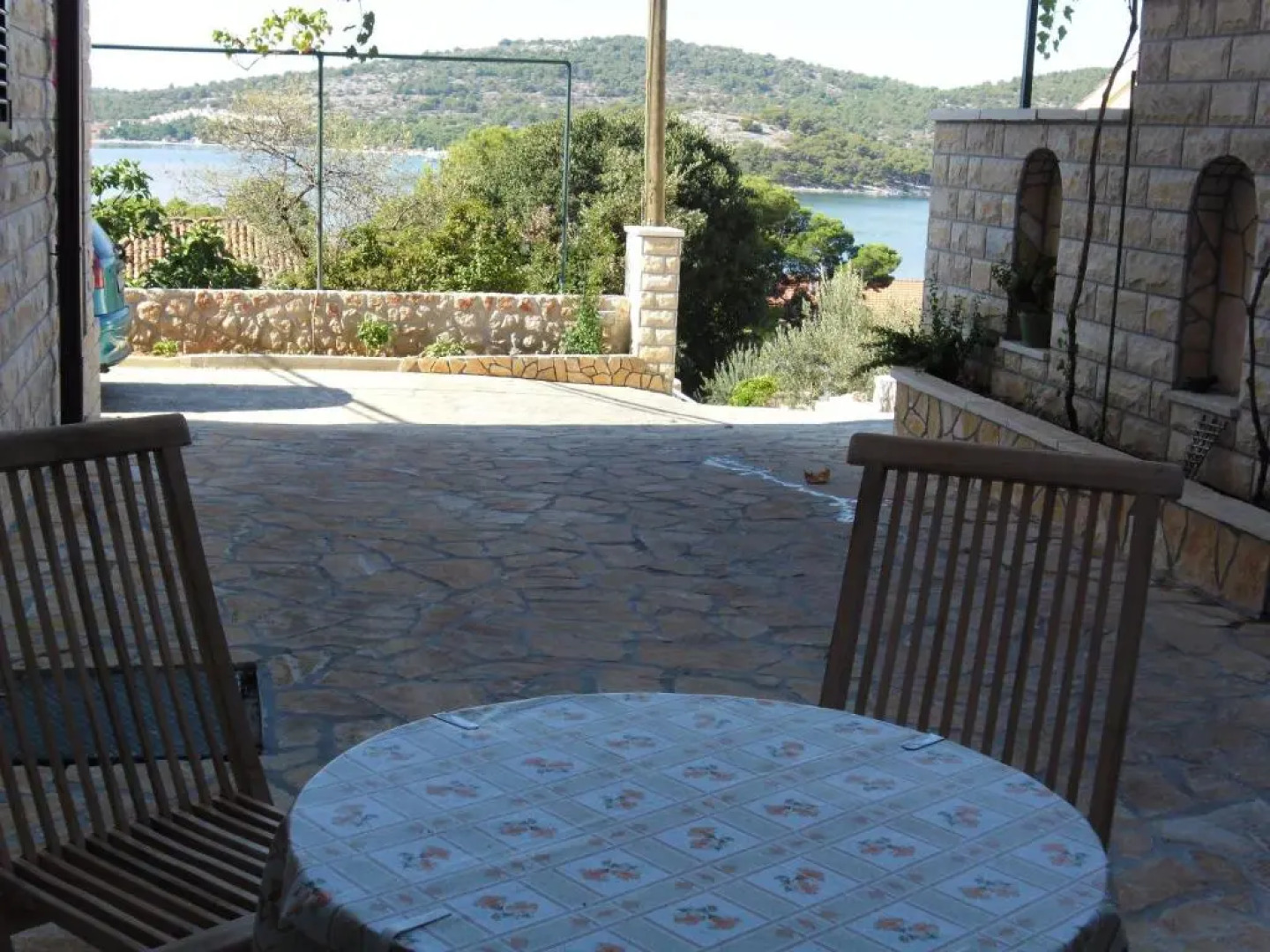 Apartments Hari Tisno