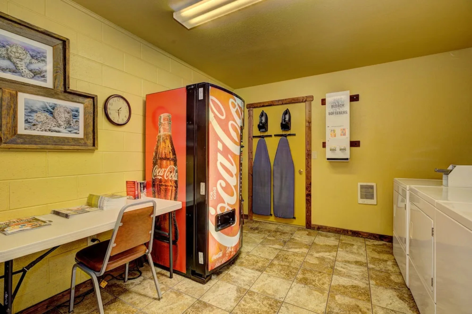 Holiday Motel & RV Park