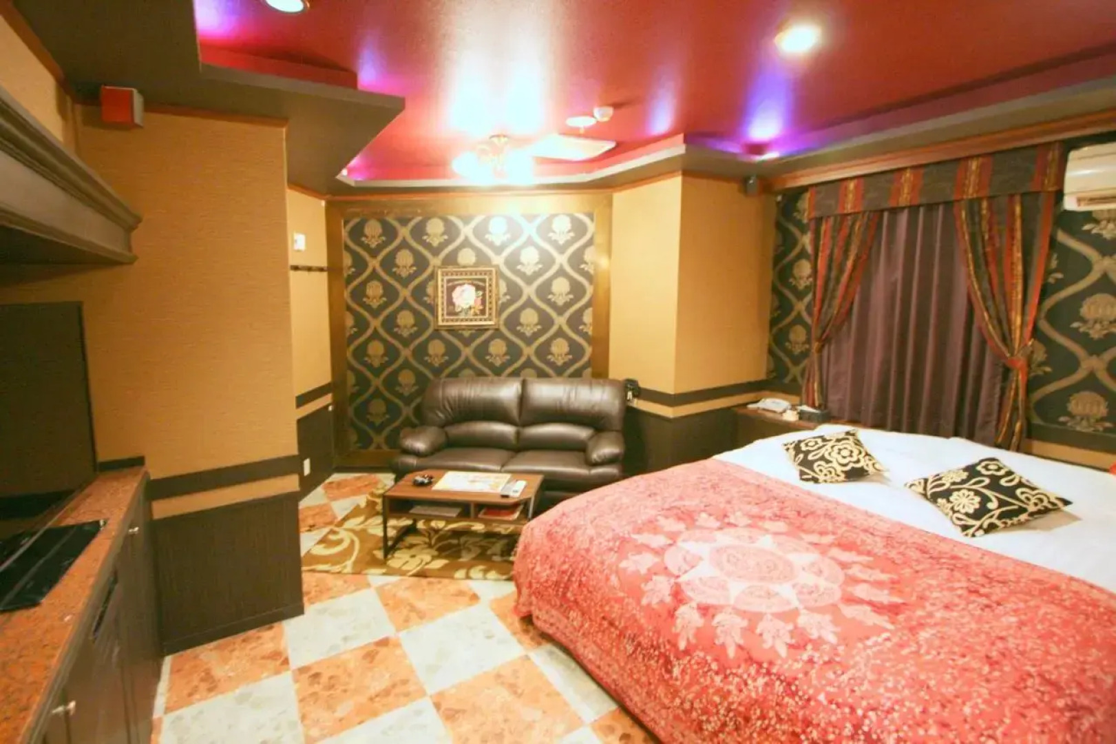 Sari Resort Kawanishi -Adults Only