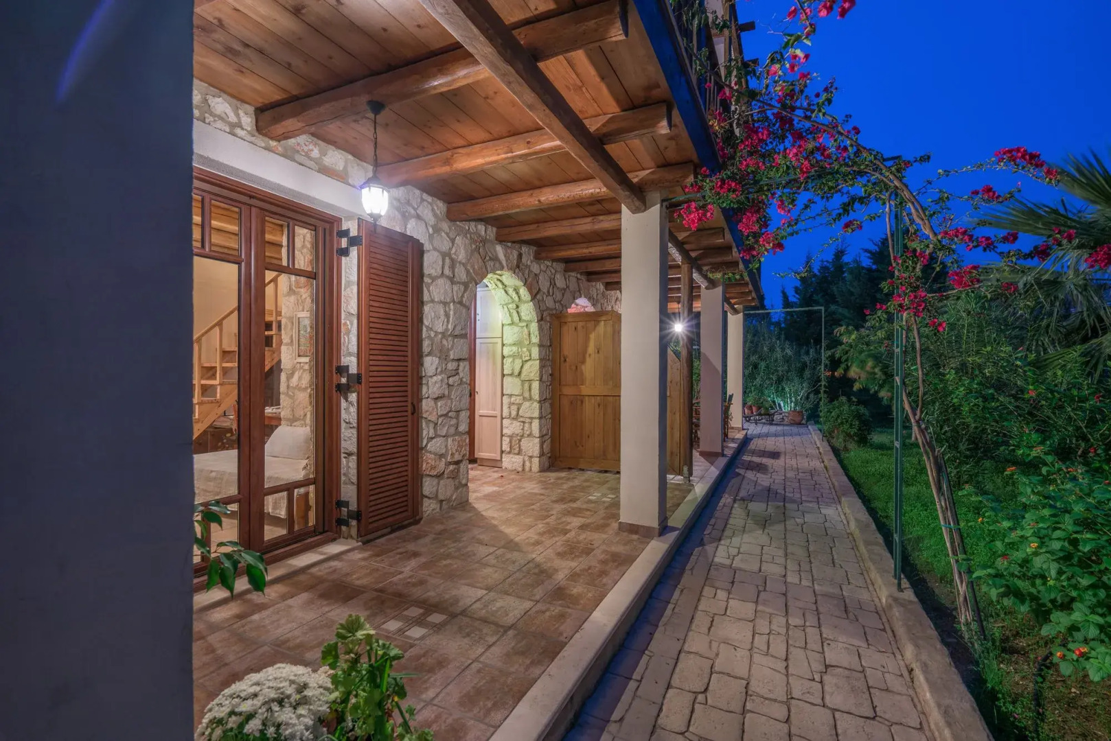 Myrties stone houses