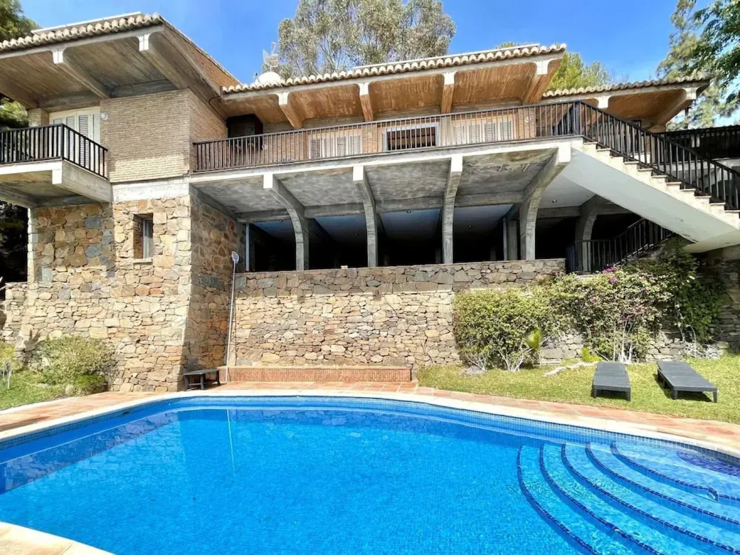 Villa in Salobrena With Sea Views