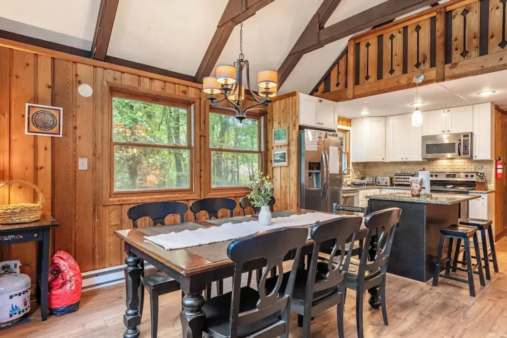 Harmony Haven by Avantstay Game Room, Large Deck