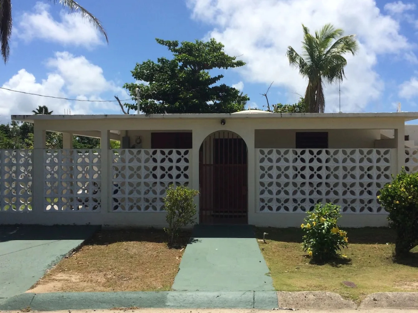 Esperanza Oceanfront Apartments