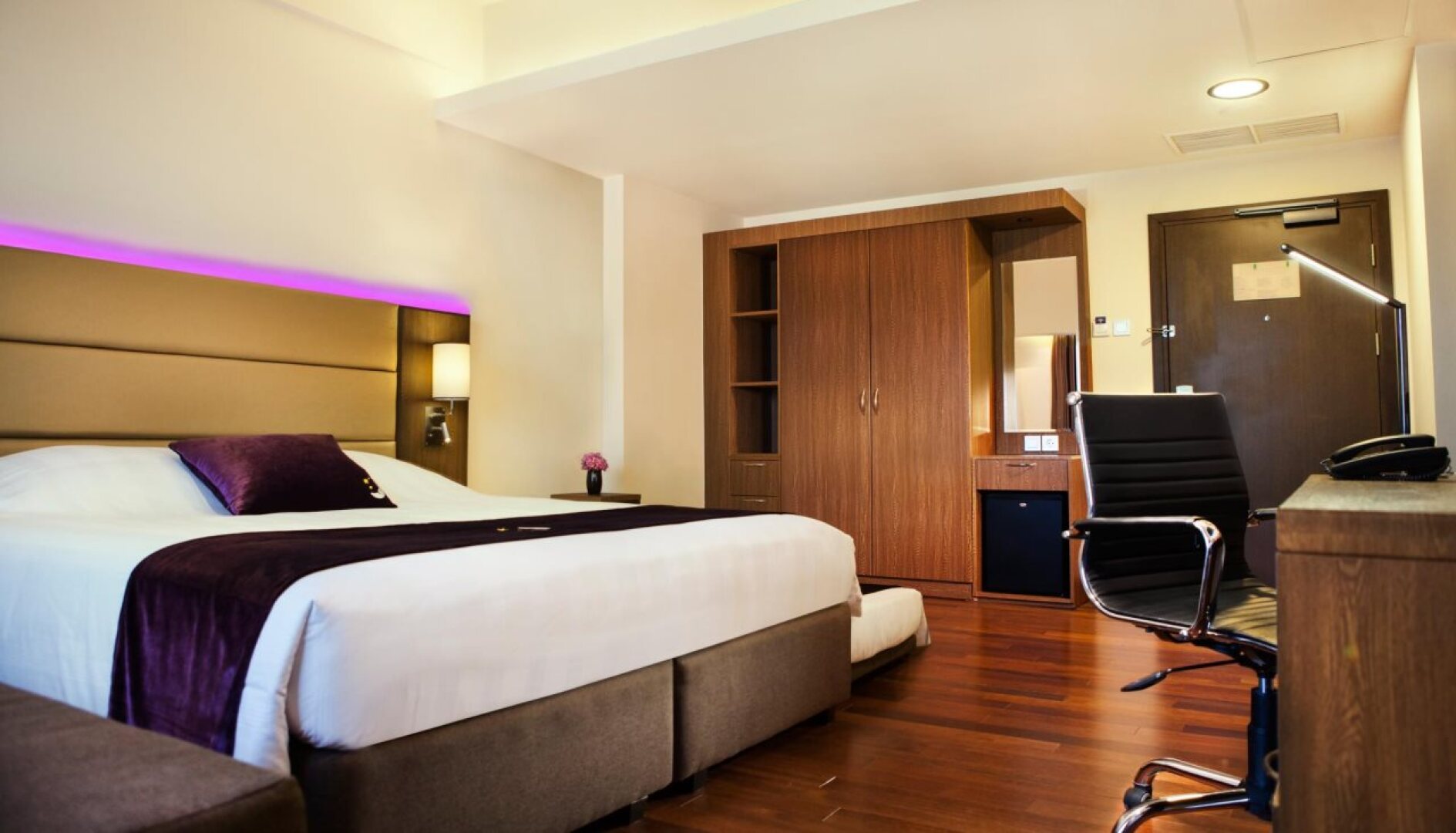 Bigland Hotel & Convention Sentul