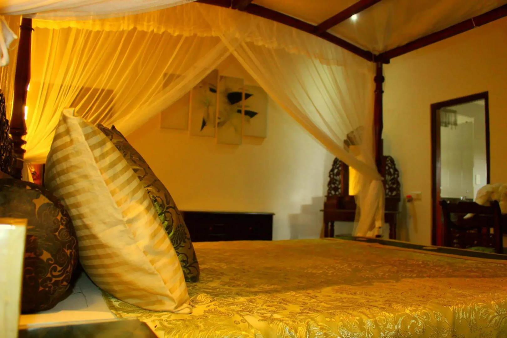 Asian Jewel Boutique Hotel