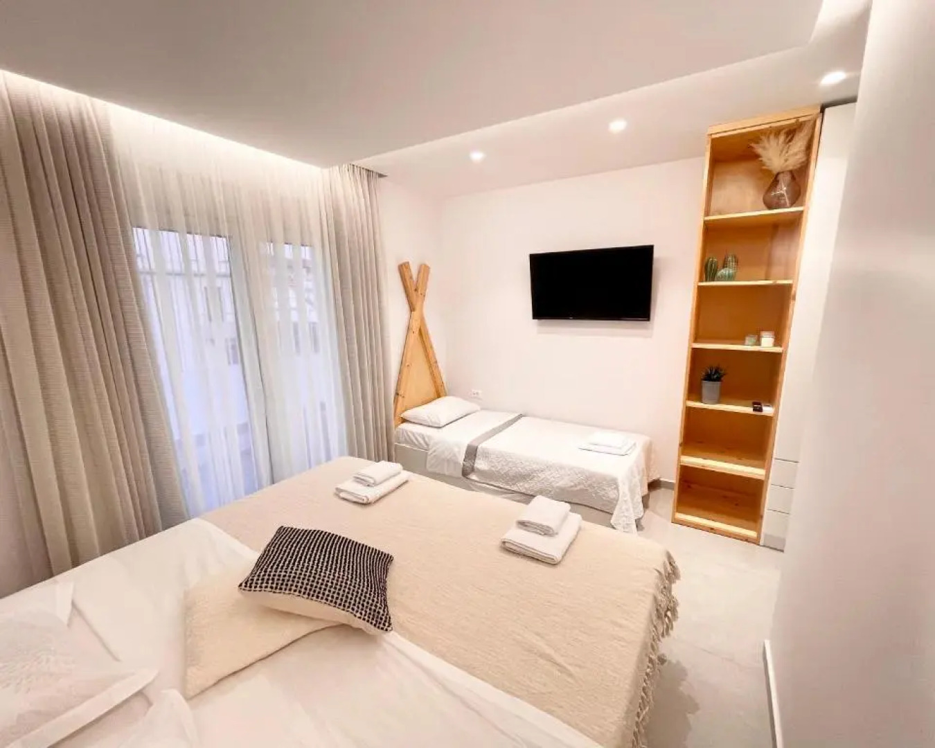 White House Kokas Luxury Apartments