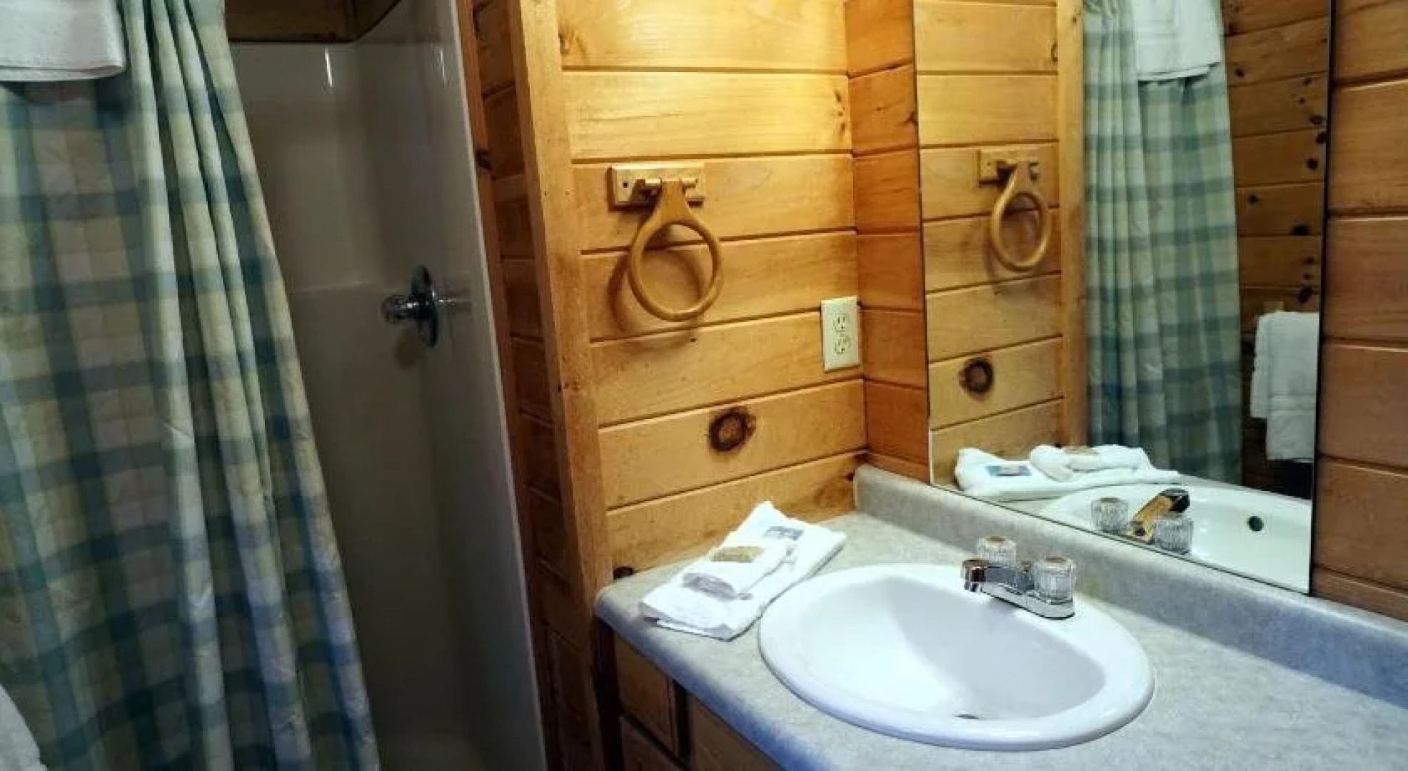 Paradise Cabins, Resort & Spa