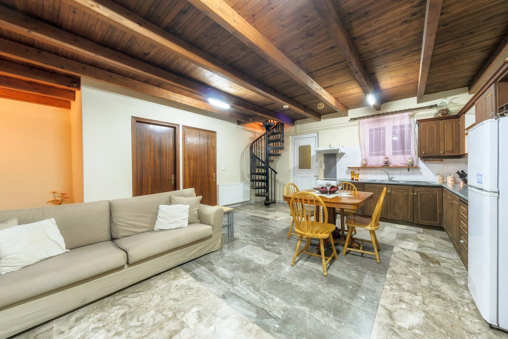 Borsalino Studios & Apartments