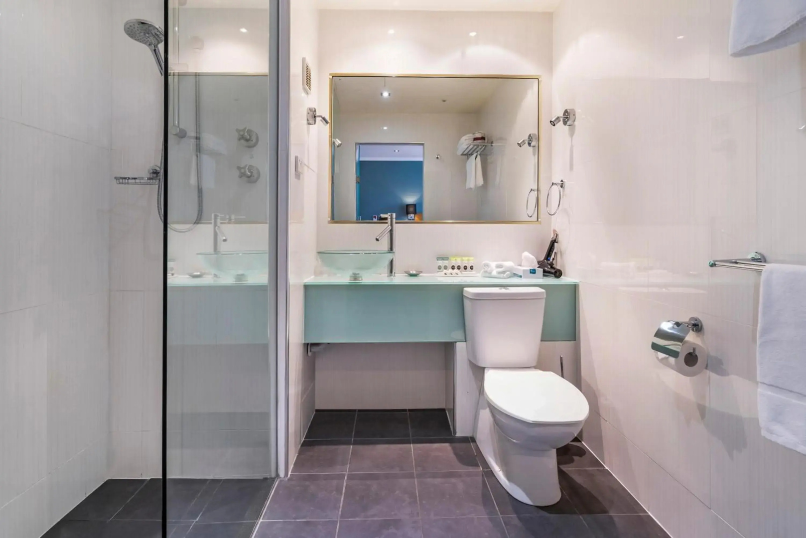 Nightelier Devonport Gateway Hotel