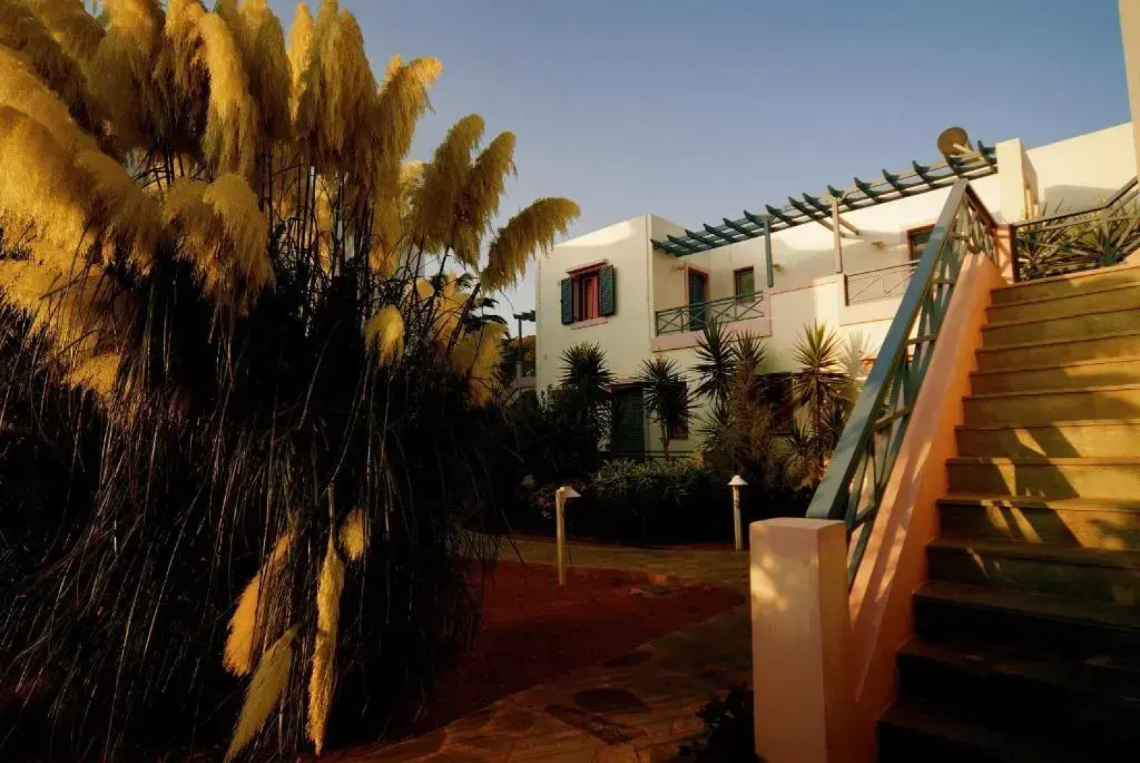 Cybele Suites & Apartments