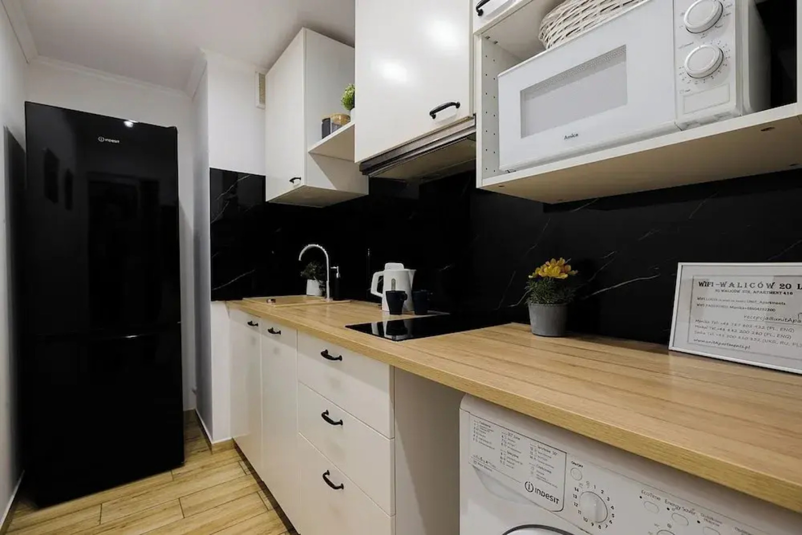 UNIT Warszawa Centrum Room by Metro Rondo ONZ