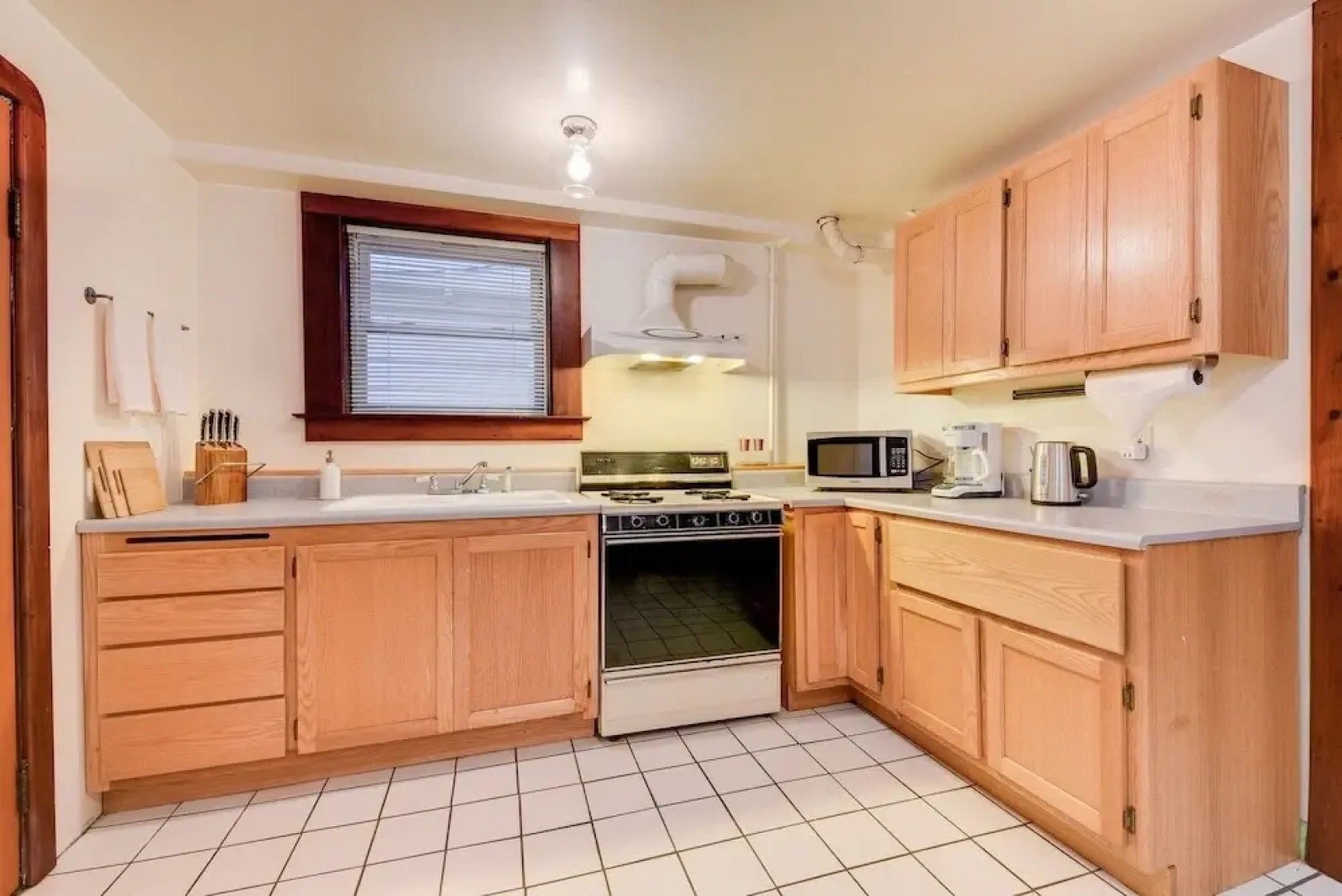 Quaint And Charming 2br Apt In Central Oakland 2 Bedroom Apts by Redawning