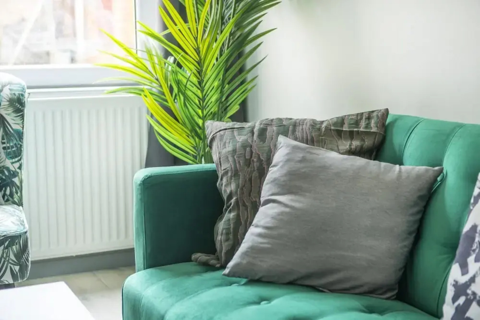 3br-sleeps8-parking-wifi-closestation