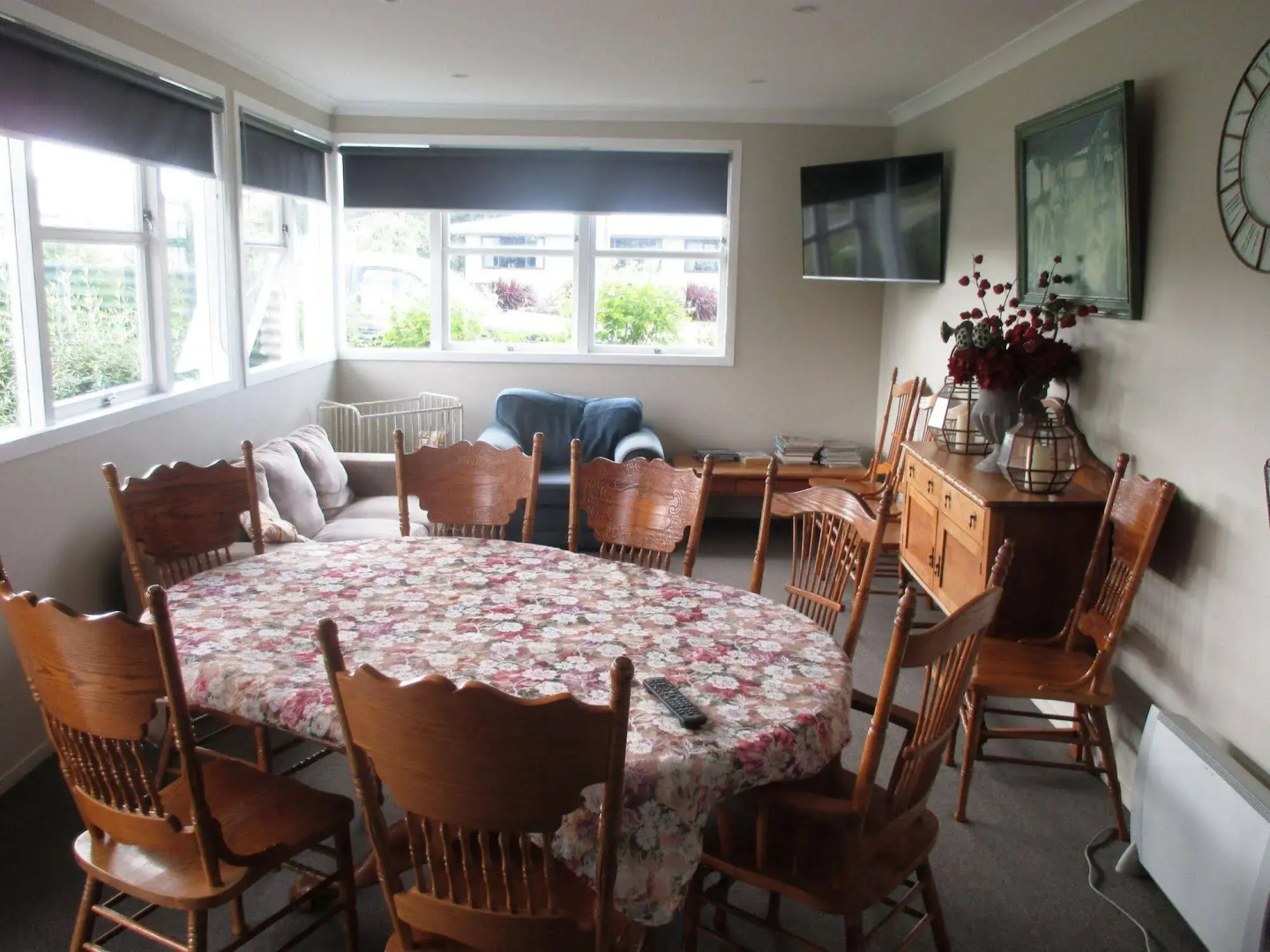 Fat Owl Motel, Bar & Eatery