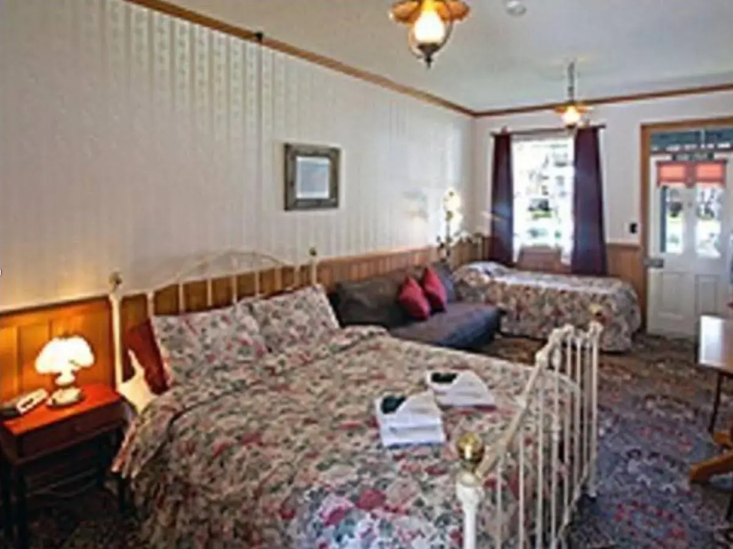 Settlers Cottage Motel