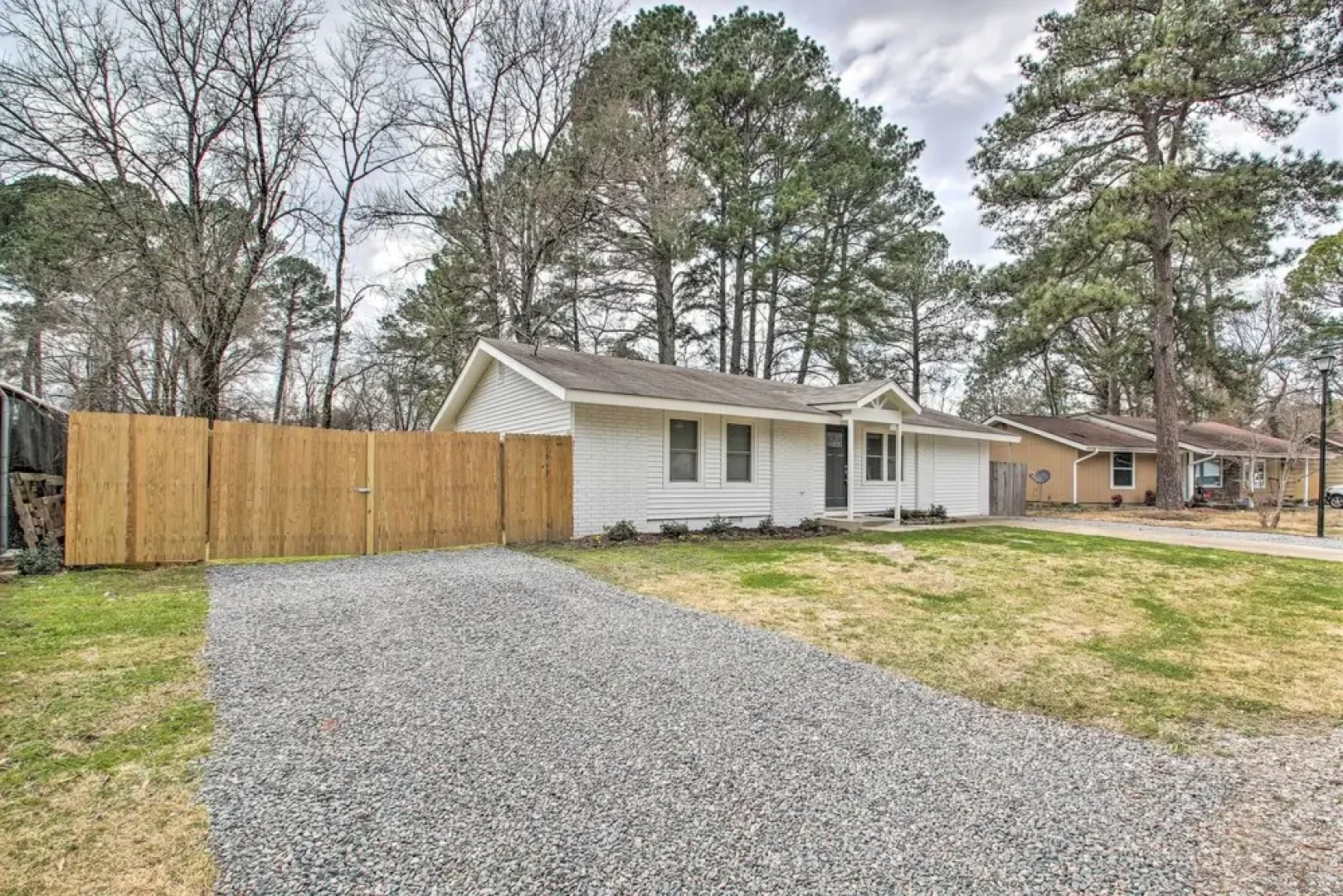 6 Mi to Nat'l Park: Pet-friendly Hot Springs Home