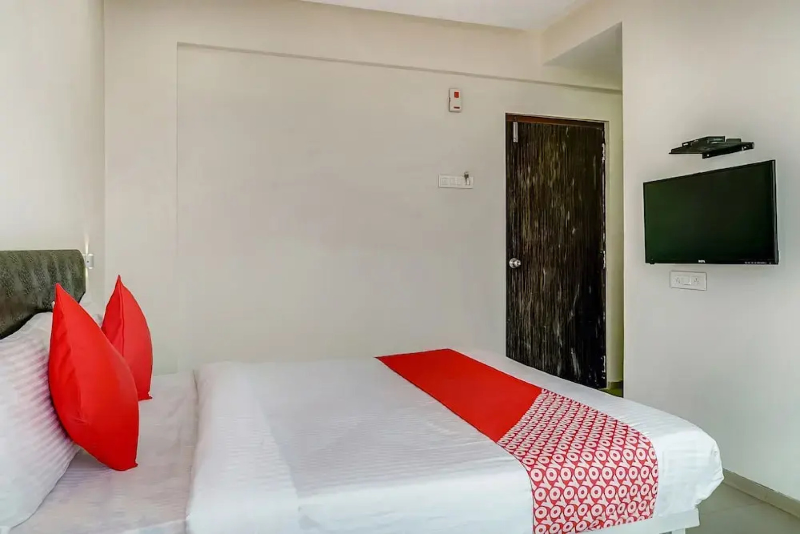 OYO 24792 Hotel Heramb