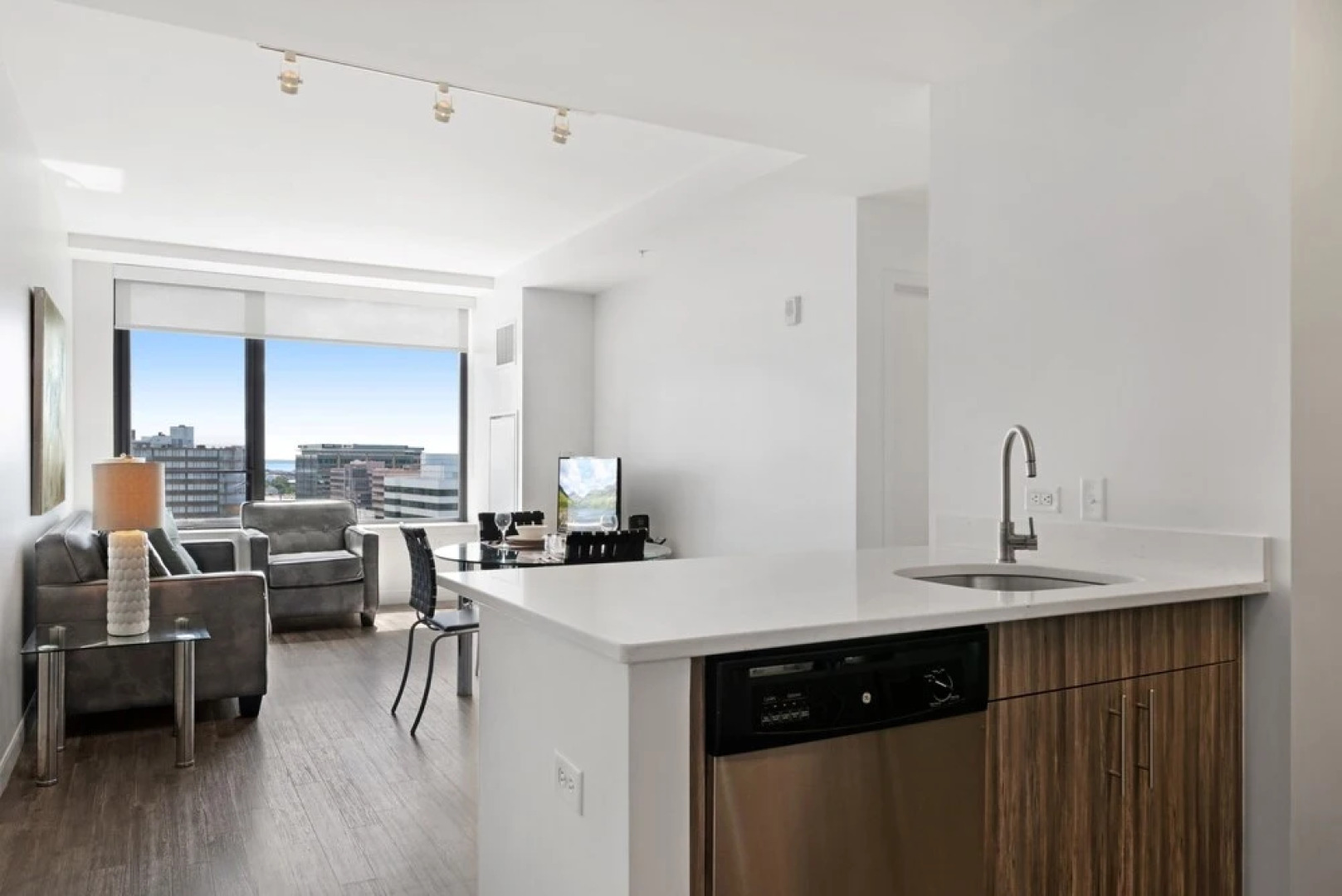 Global Luxury Suites at Summer Street