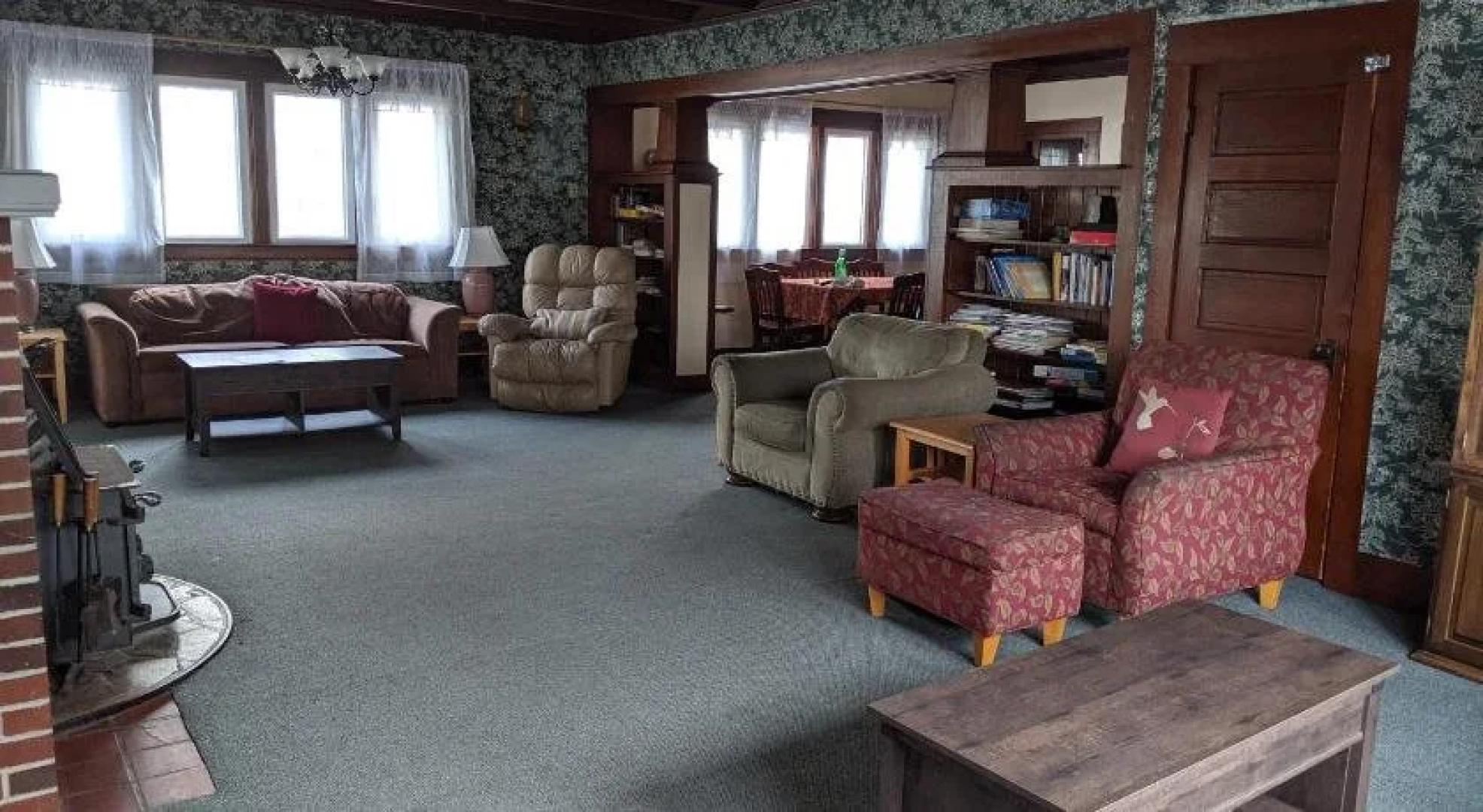 Hillcrest Inn
