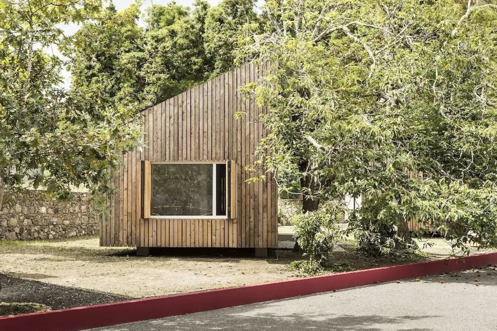 Sete Cidades Lake Lodge