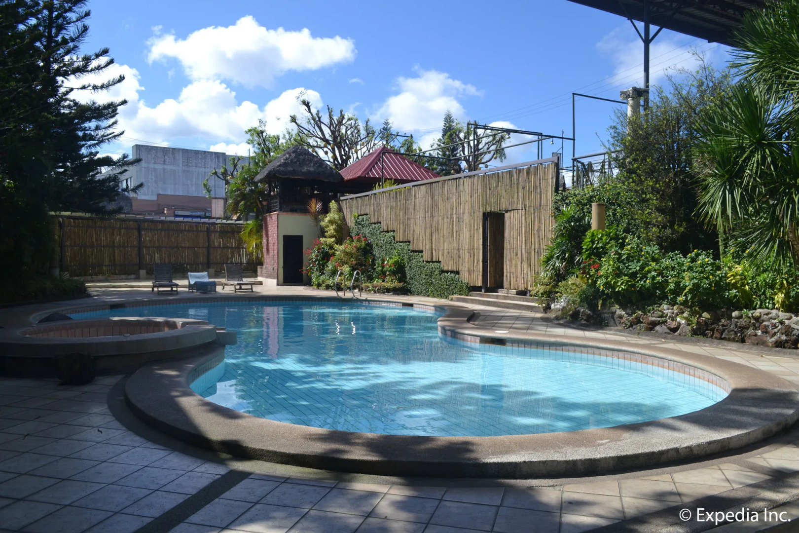 Tagaytay Country Hotel