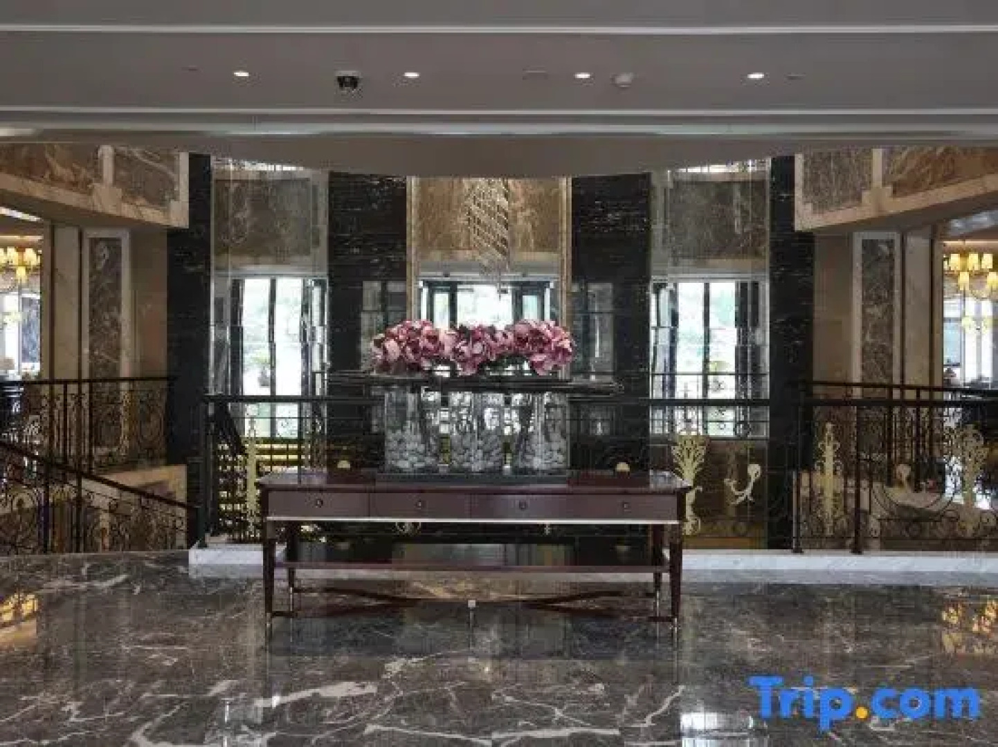 Wuxi Rsun The Lakefart Hotel