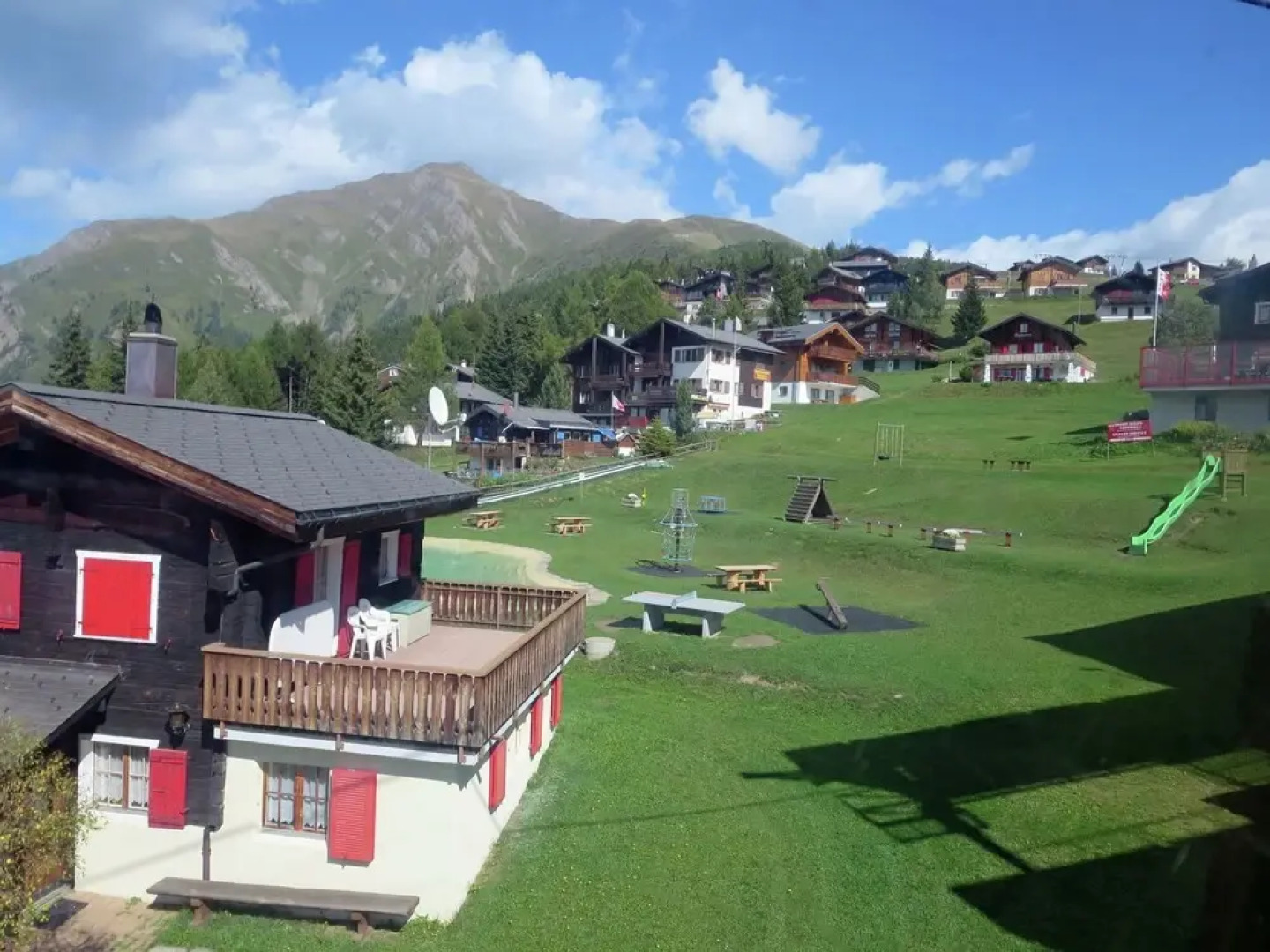 This Chalet is in an Attractive Position in the Car-free Village of Rosswald