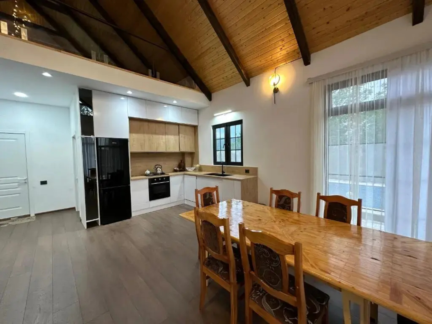 Qafqaz Suite Wood Stack
