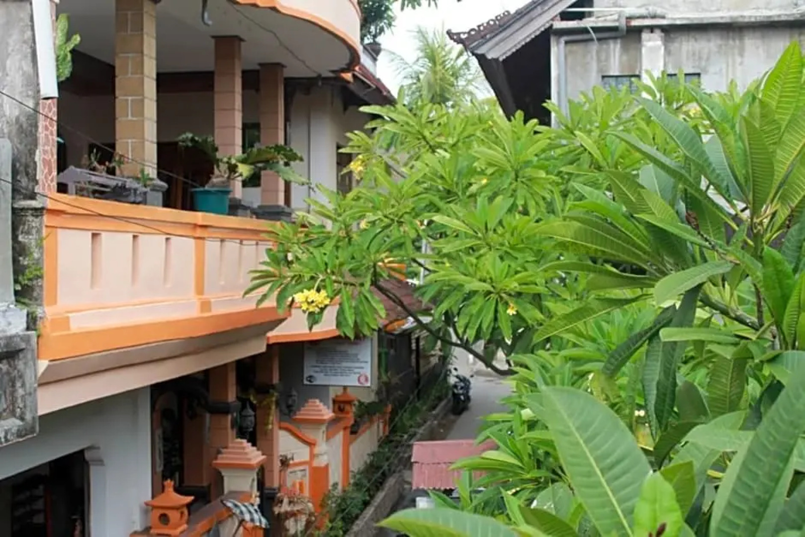 Harmony Guest House by ZUZU