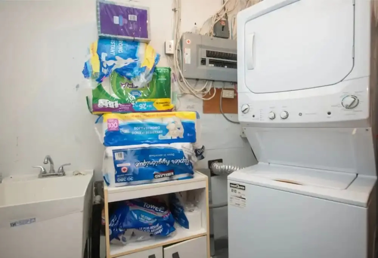 Lakeside 4BR Cottage in Bailieboro w BBQ Grill