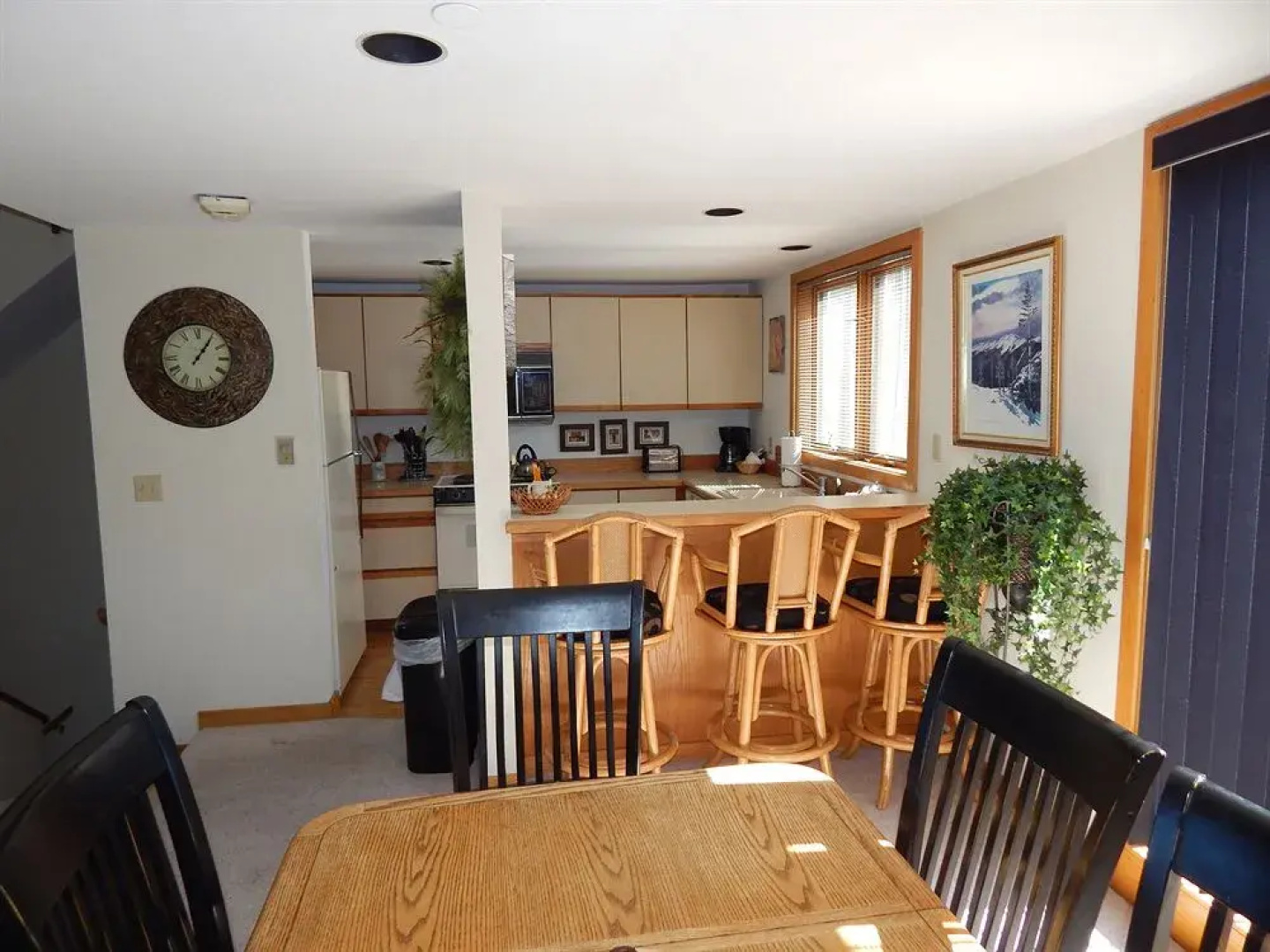 Crestview Condominium's