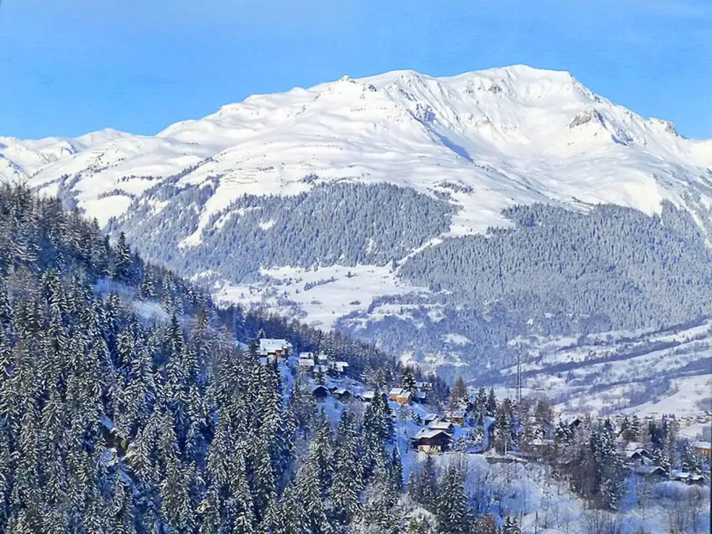New and Very Comfortable Chalet With Many Facilities