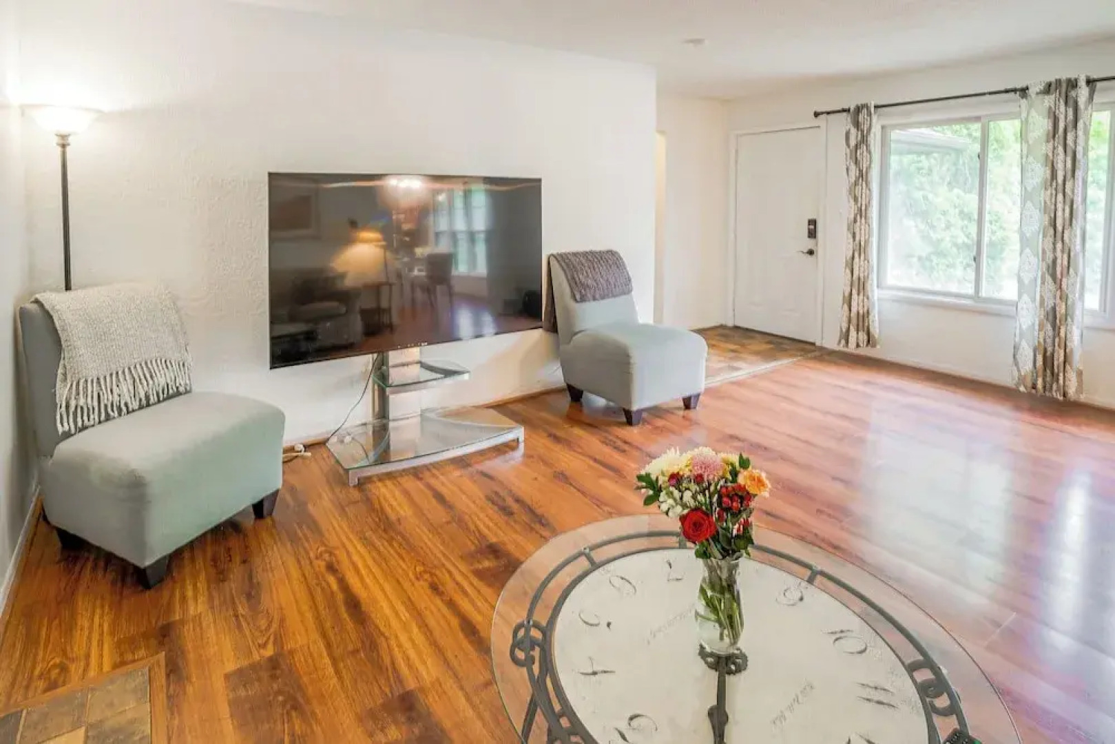 Pet-friendly St Paul Home: Fireplace & Office Area