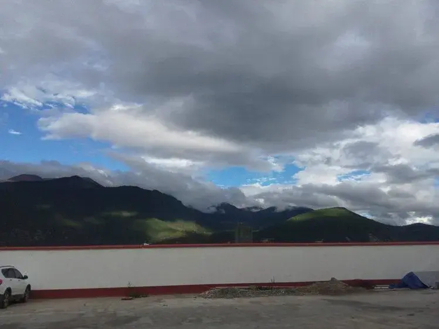 7 Days Inn (Linzhi Bayi Bridge)