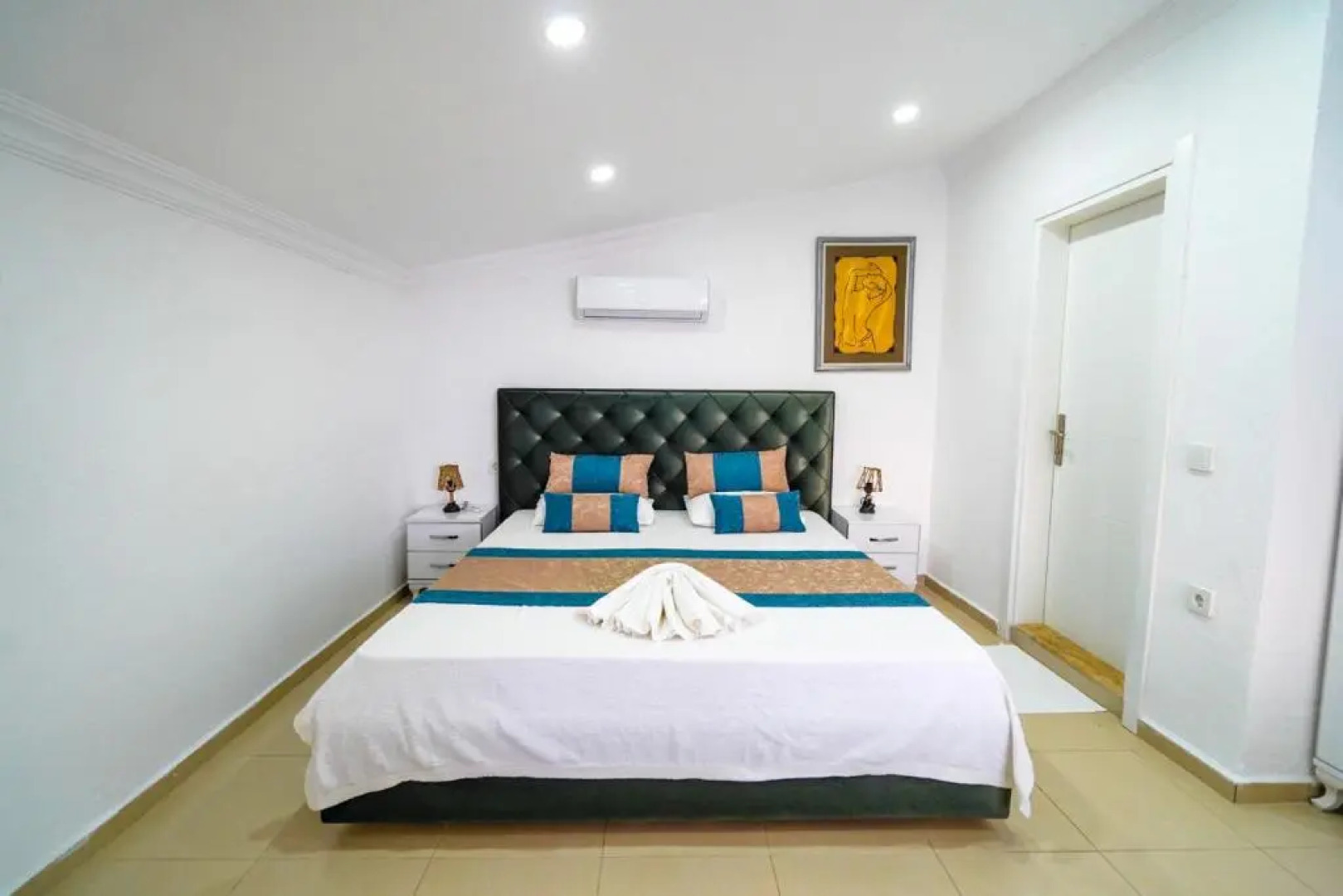 Flat with Shared Pool, Terrace and Jacuzzi in Kas