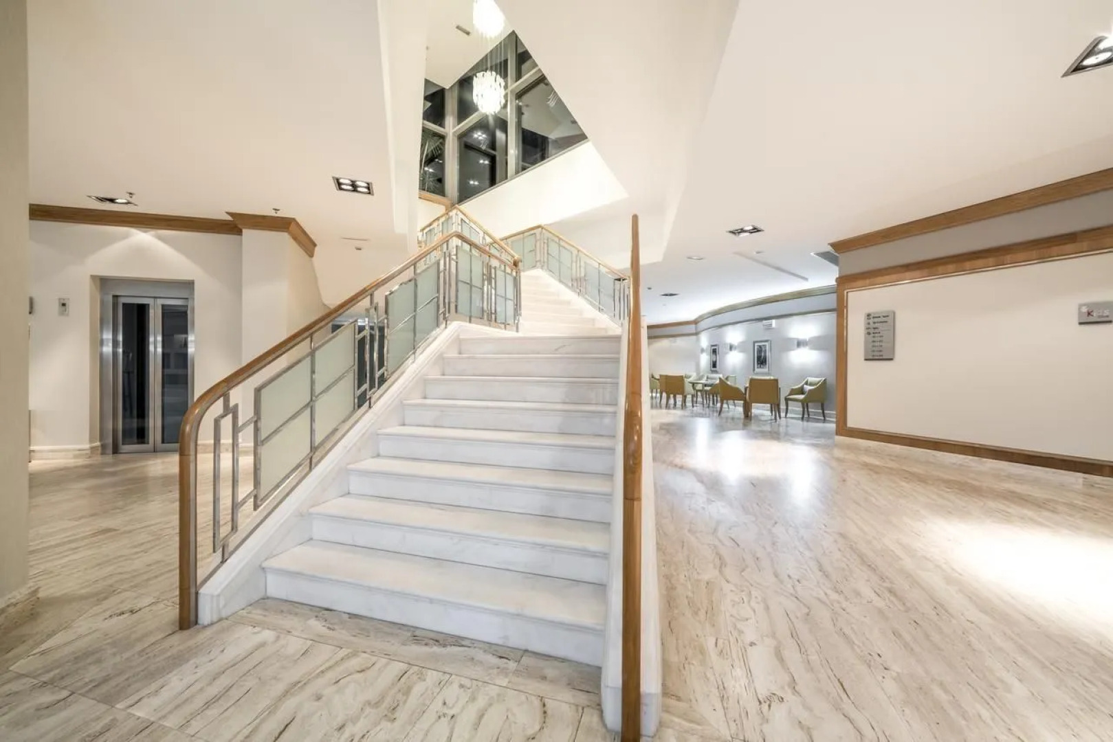 Sesimbra Oceanfront Hotel