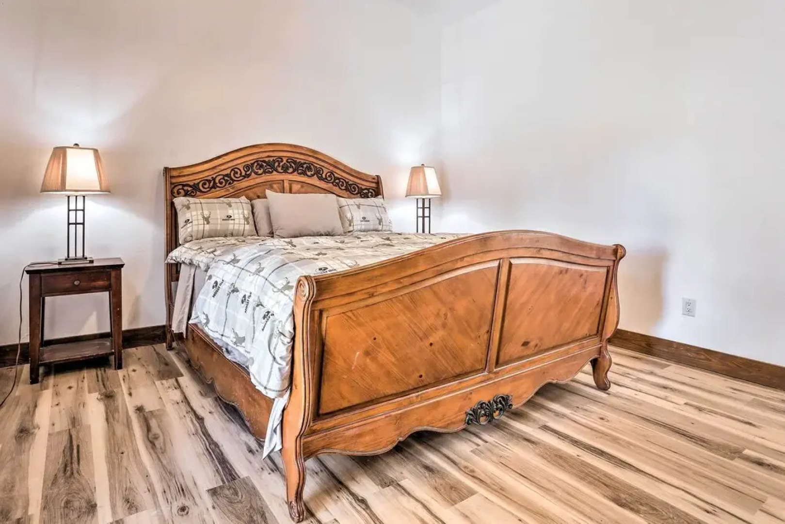 Pet-friendly 'raceway Ranch' w/ Patio & Grill