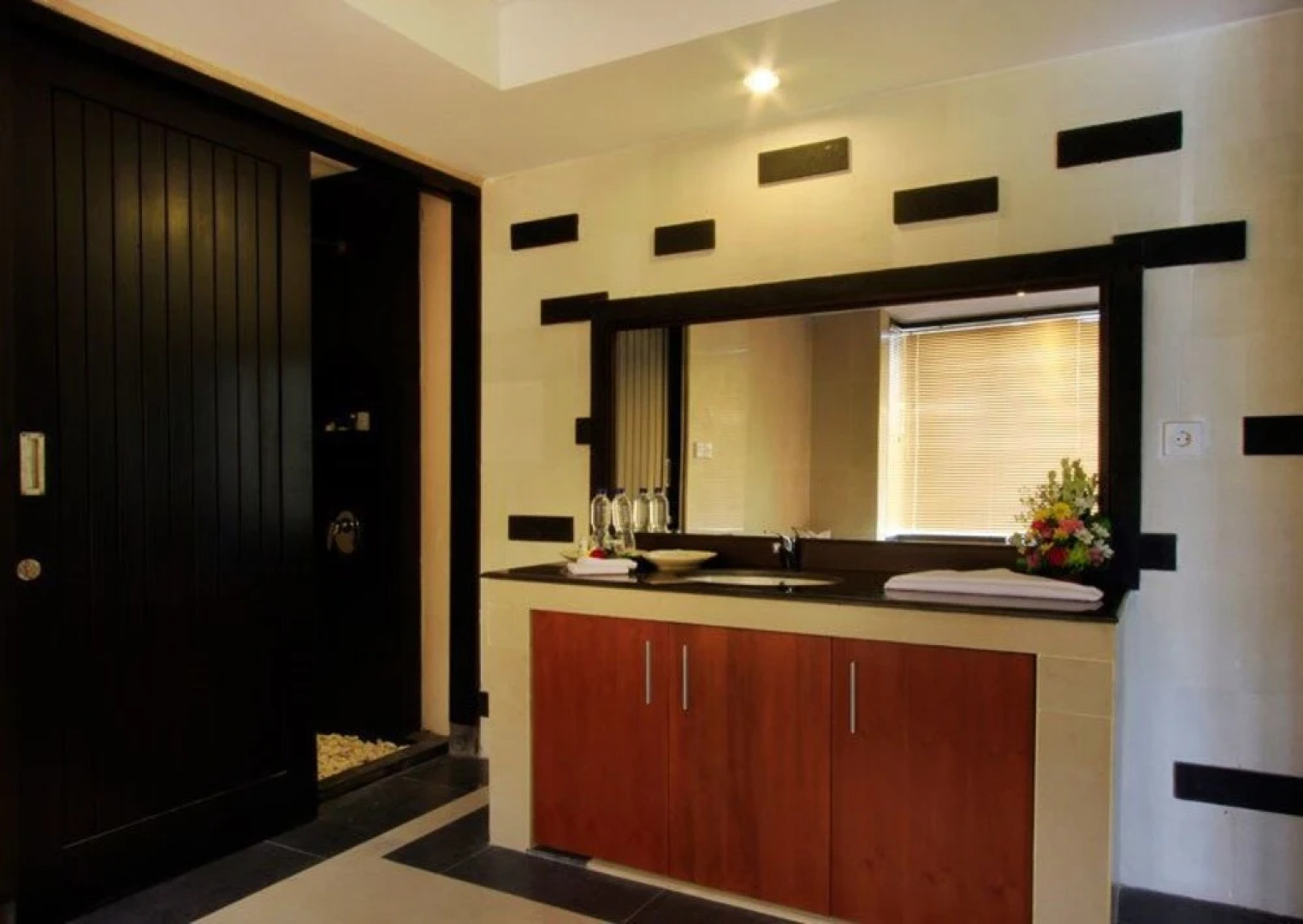 Pande Villas Spa & Restaurant