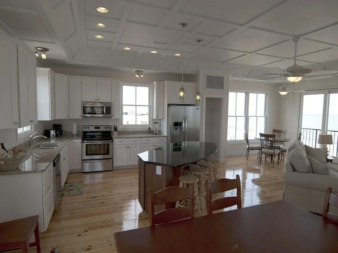 Moontide - 5 Br home by RedAwning