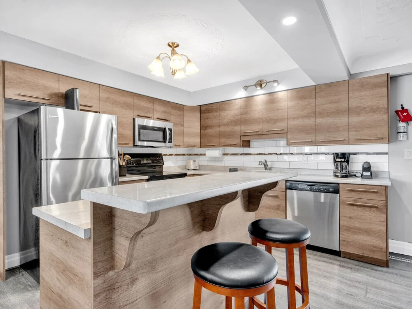 Park Bungalow #4 - Seacliff Beach Suites