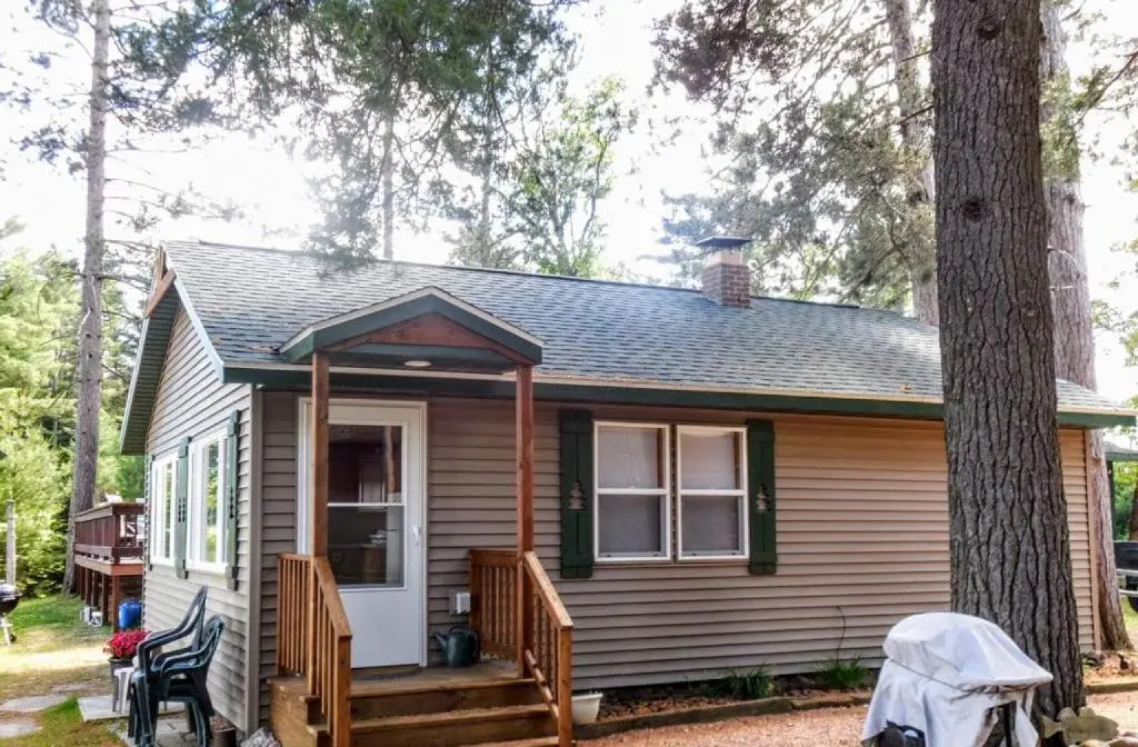 Knotty Pine- White Pine