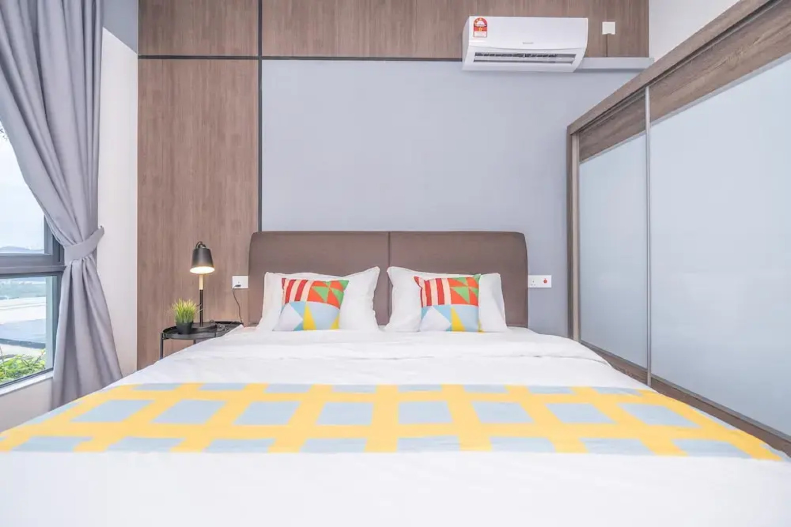 OYO Home 89312 Fantastic 1 Bedroom Starview