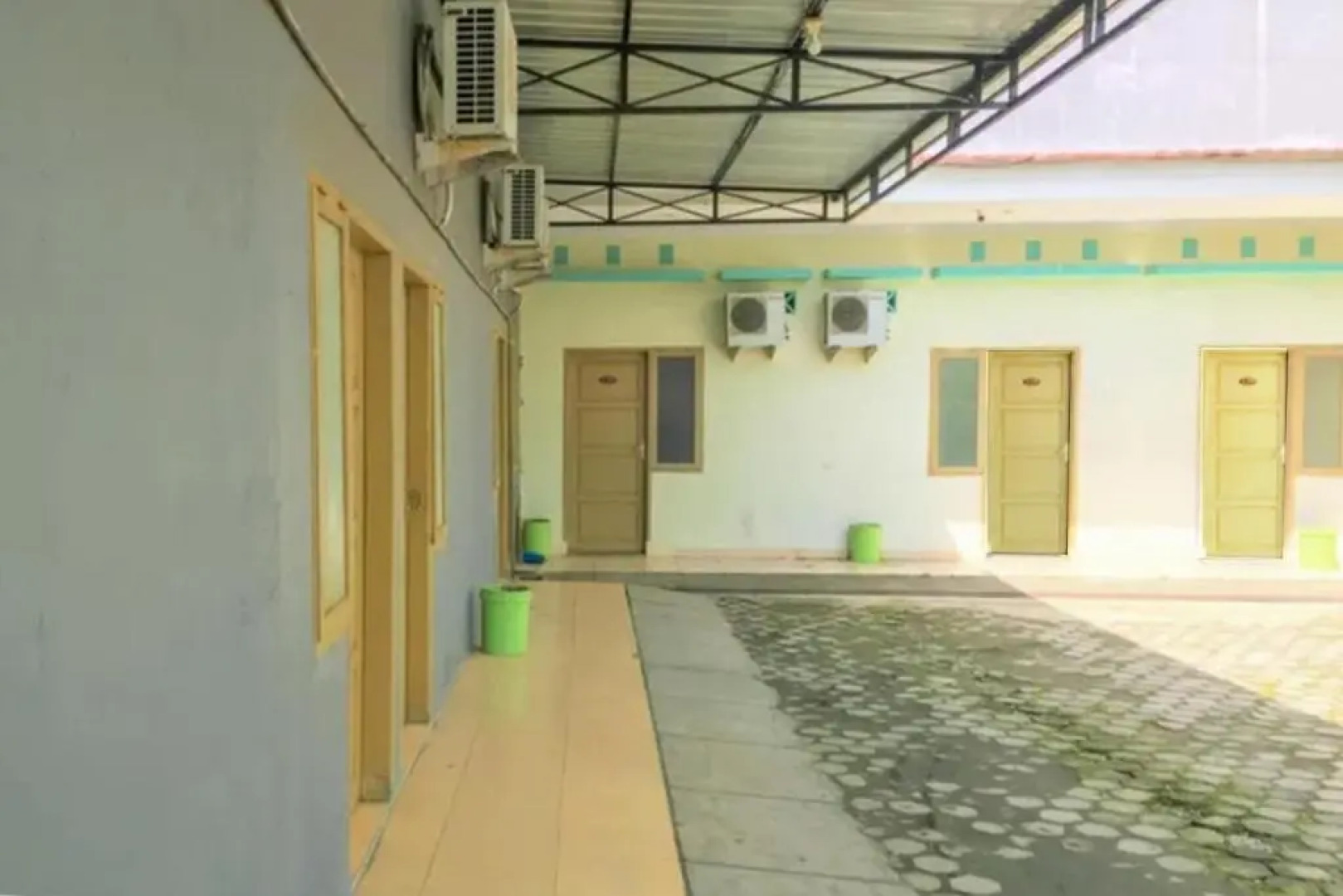 Urbanview Hotel Platinum Parepare